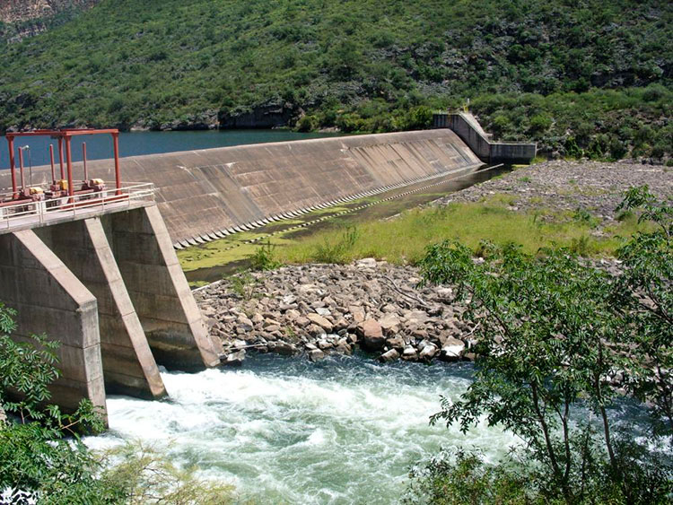 Estudio para mejorar el conocimiento y la promoción de oferta hidroeléctrica en pequeños aprovechamientos de la República Argentina.
